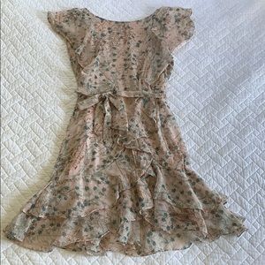 Flutter Sleeved mid-length Dress